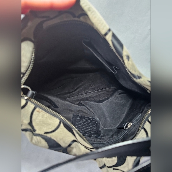 Coach Signature Canvas Duffle - Picture 9 of 10